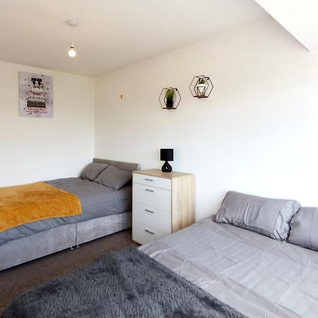 Spacious Home Close To City Centre Location 리즈 외부 사진