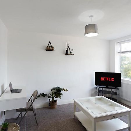 Spacious Home Close To City Centre Location 리즈 외부 사진