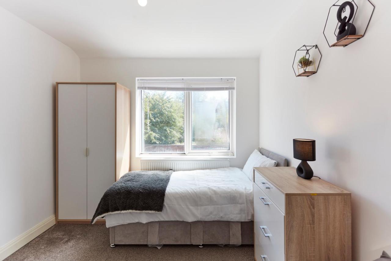 Spacious Home Close To City Centre Location 리즈 외부 사진