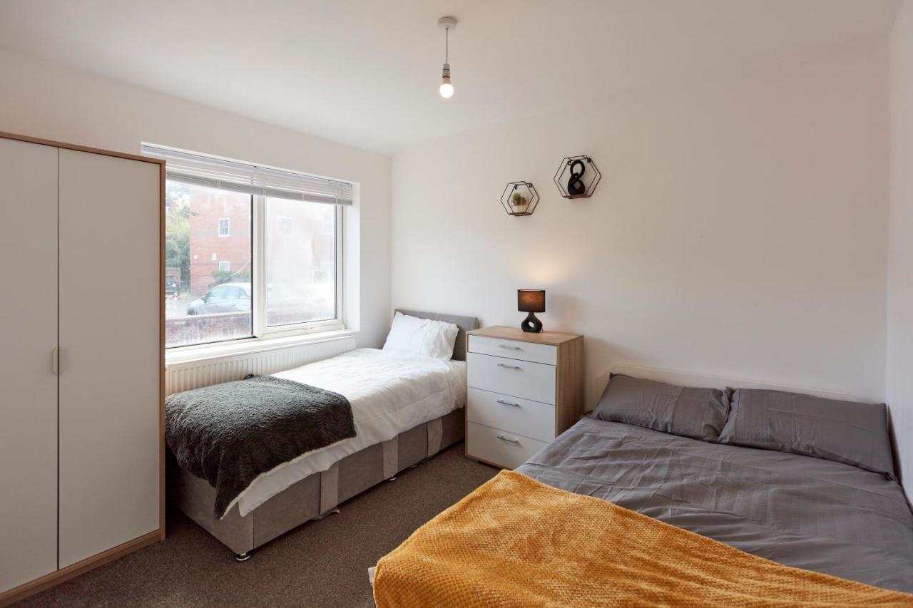 Spacious Home Close To City Centre Location 리즈 외부 사진