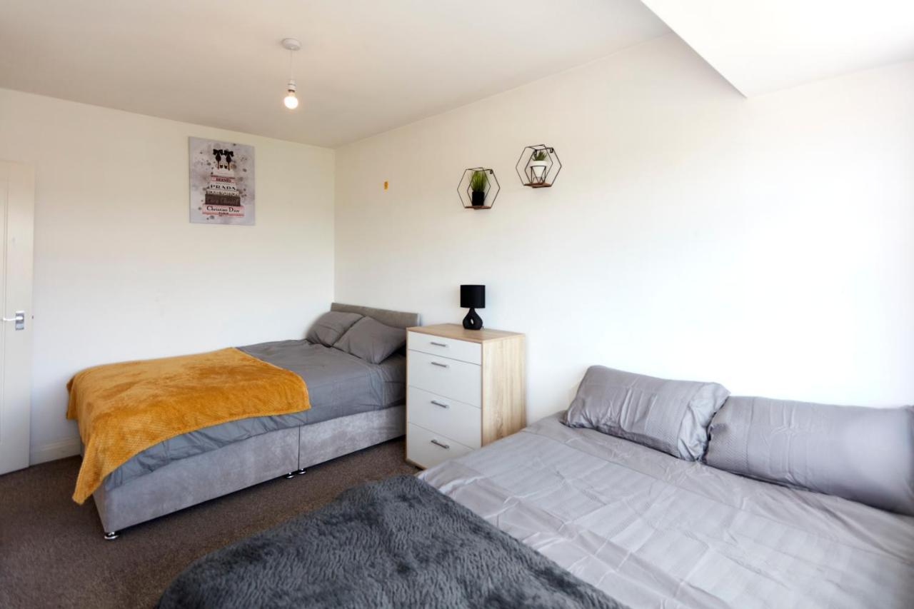 Spacious Home Close To City Centre Location 리즈 외부 사진