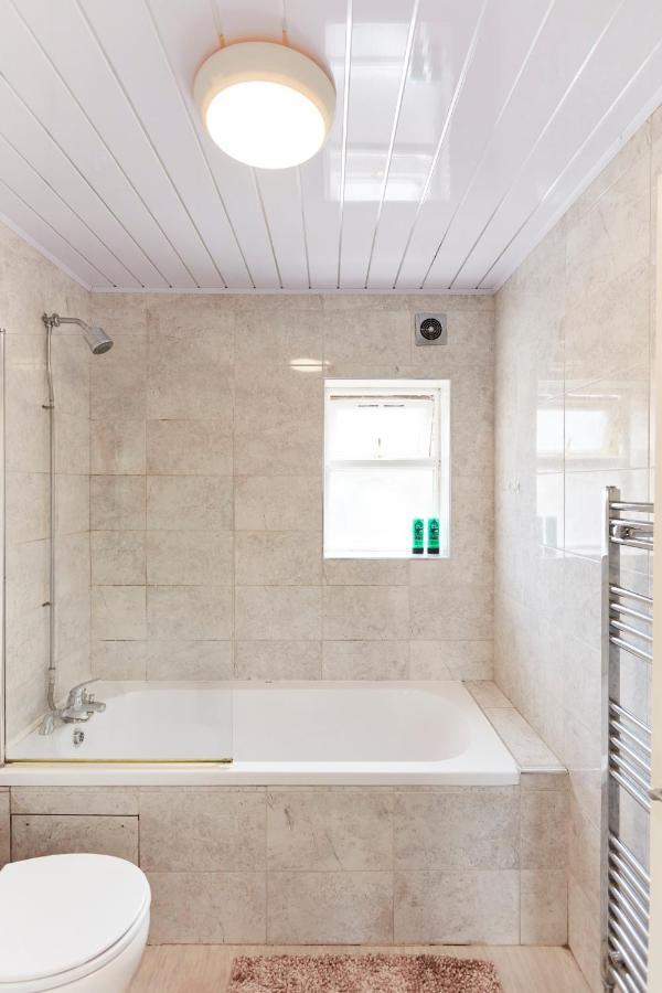 Spacious Home Close To City Centre Location 리즈 외부 사진
