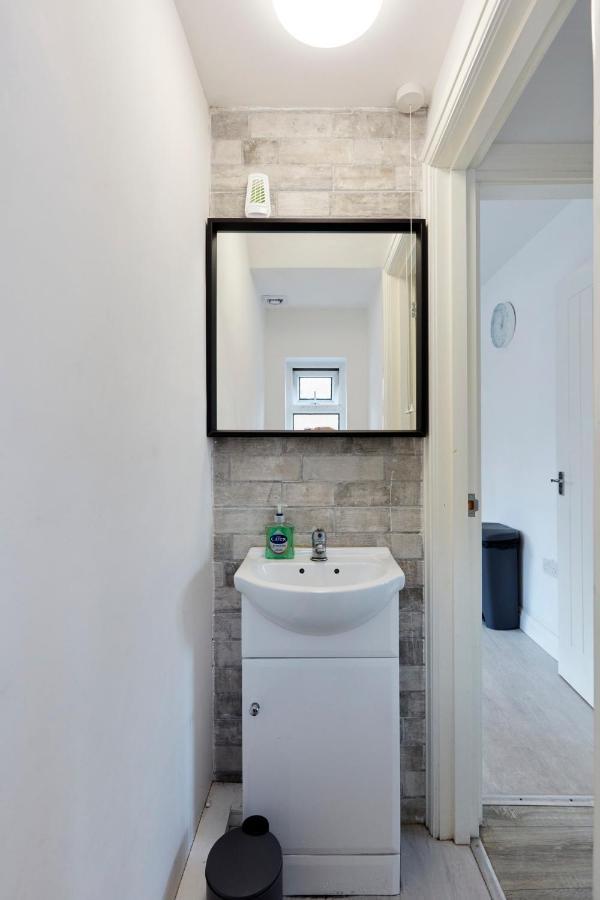 Spacious Home Close To City Centre Location 리즈 외부 사진