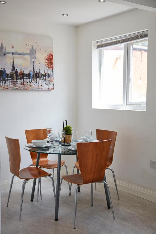 Spacious Home Close To City Centre Location 리즈 외부 사진