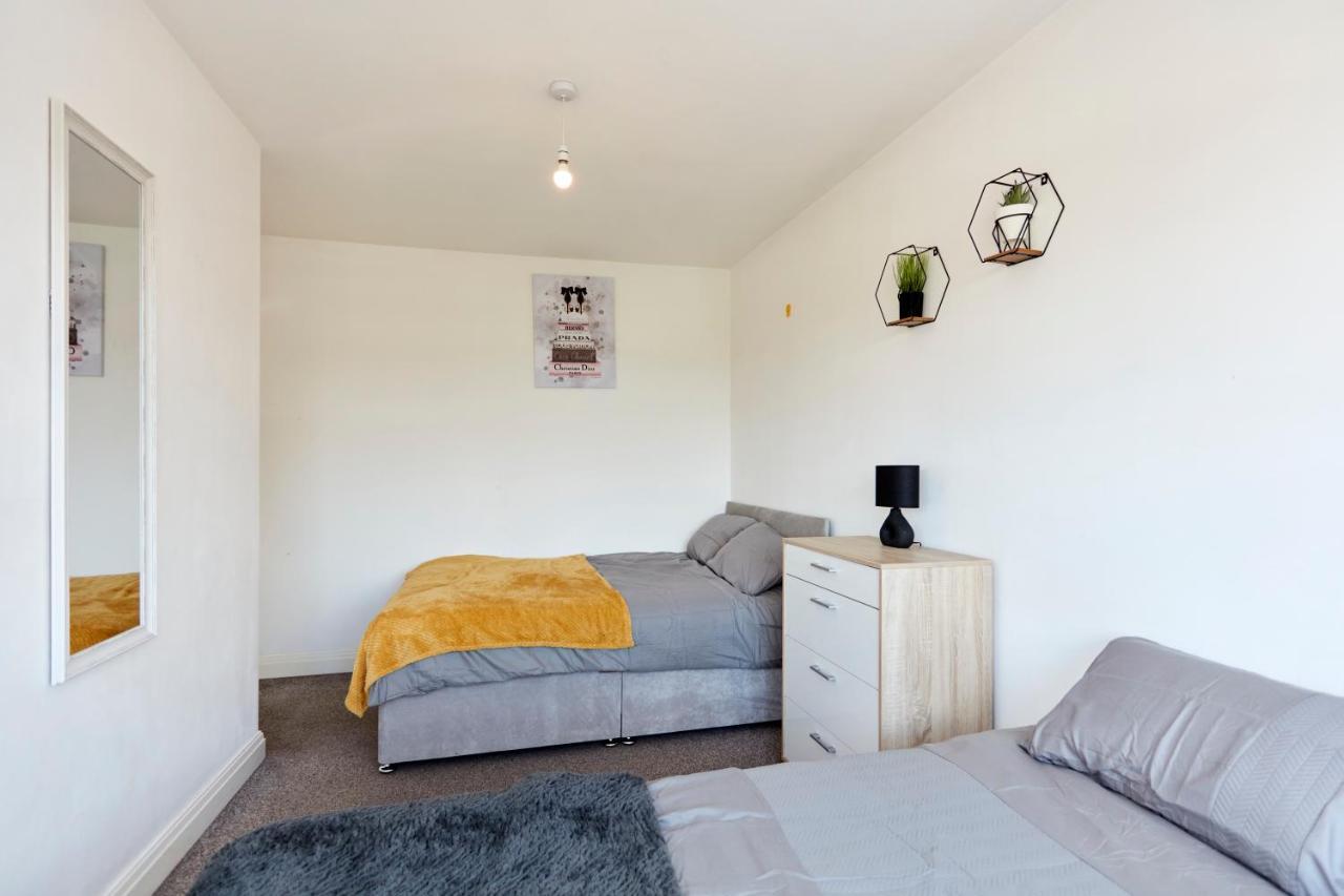 Spacious Home Close To City Centre Location 리즈 외부 사진