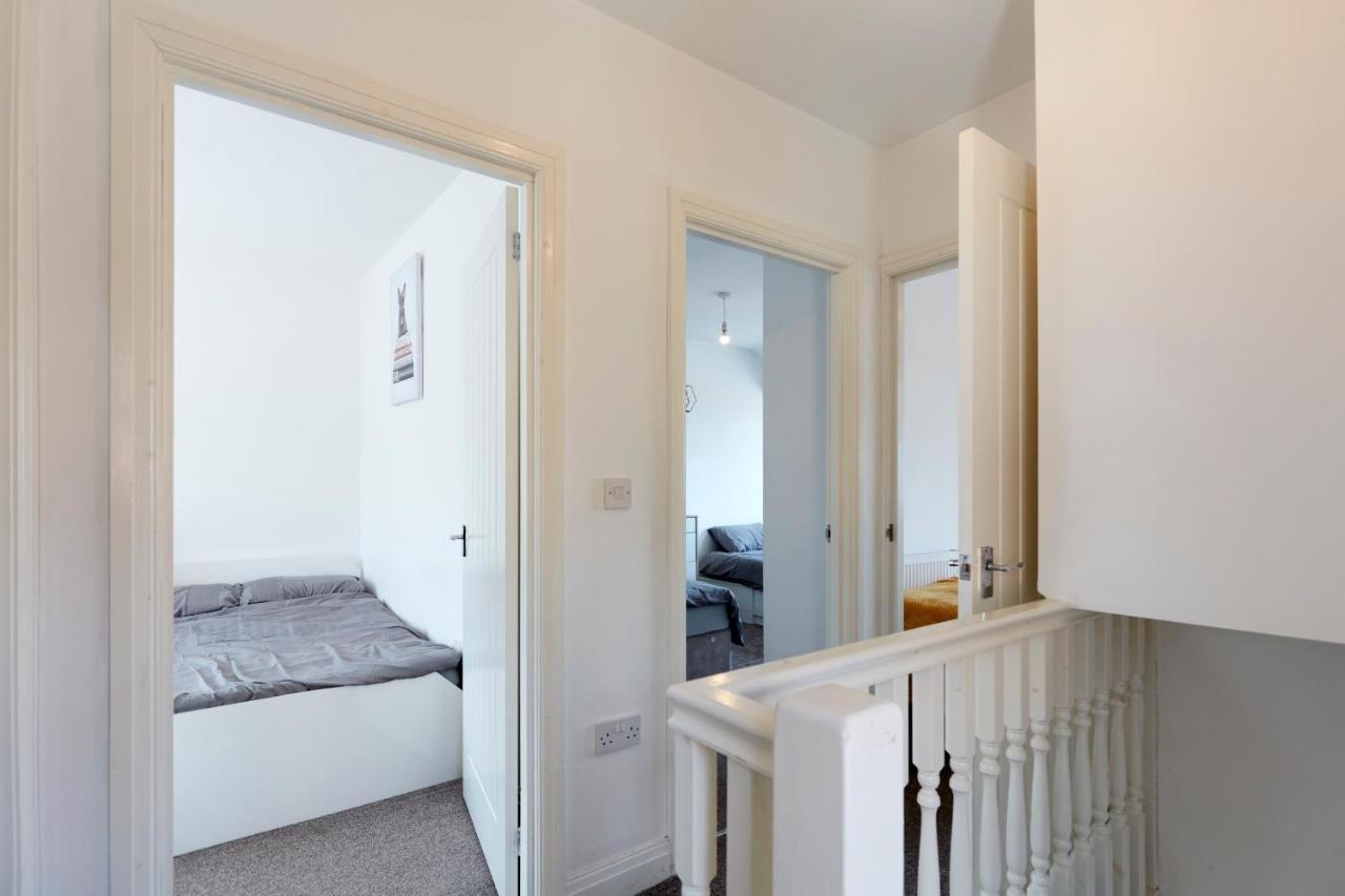 Spacious Home Close To City Centre Location 리즈 외부 사진